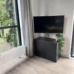 Heerlijk Huys, Vakantievilla Met Prive Tuin Ewijk