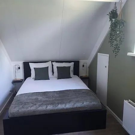 Semesterbostad Heerlijk Huys, Vakantievilla Met Prive Tuin Ewijk