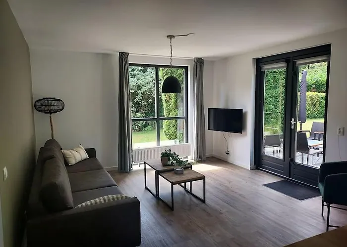 Heerlijk Huys, Vakantievilla Met Prive Tuin Ewijk