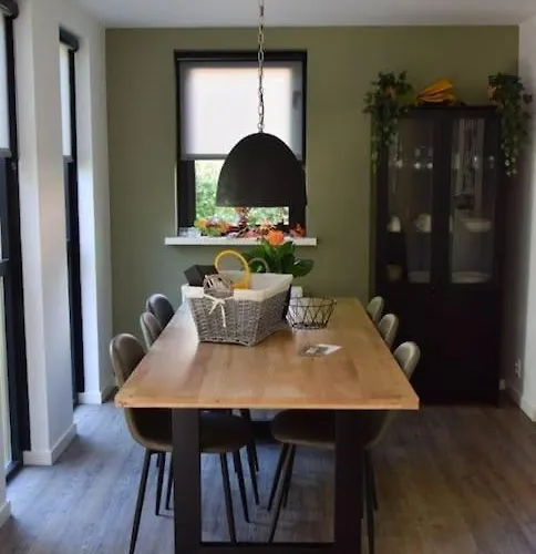 بيت للعطل Heerlijk Huys, Vakantievilla Met Prive Tuin *