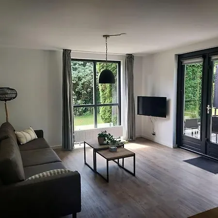 Heerlijk Huys, Vakantievilla Met Prive Tuin Ewijk