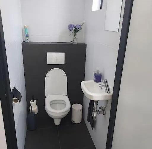 Heerlijk Huys, Vakantievilla Met Prive Tuin Ewijk